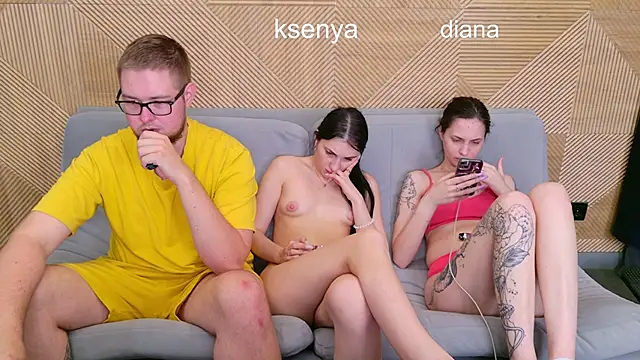 ห้องแชทสดของ Ksenny