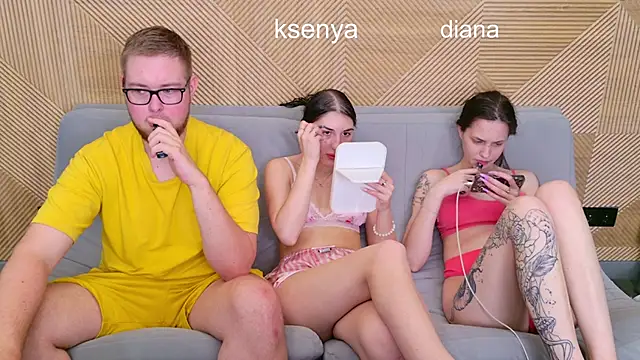 ห้องแชทสดของ Ksenny