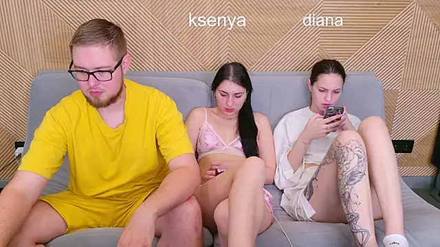 Ksenny's Live Chat Room