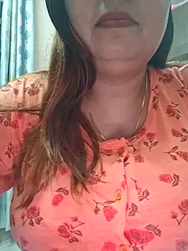 Dianaa9 Adlı Modelin Canlı Sohbet Odası