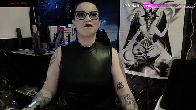 Živá chatovací místnost Evil_Queen_666