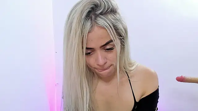 חדר צ'אט בשידור חי של Luna_Marquez