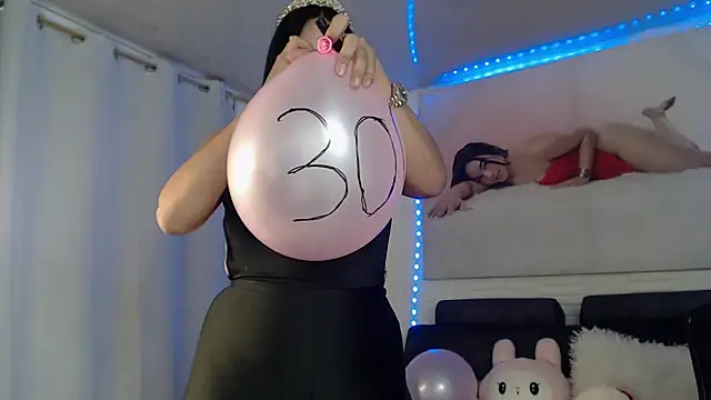 Lolitta_xxx Adlı Modelin Canlı Sohbet Odası