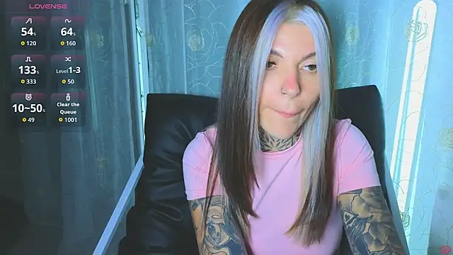 חדר צ'אט בשידור חי של tattooedBabyy