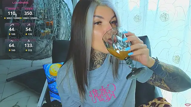 tattooedBabyy Live chatroom