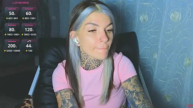חדר צ'אט בשידור חי של tattooedBabyy