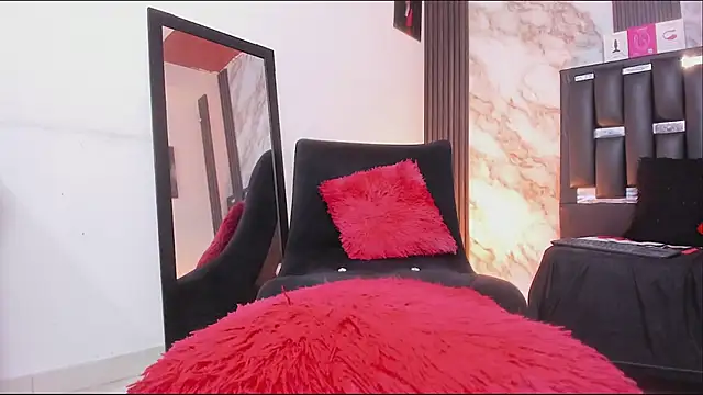 katherina_diaz Adlı Modelin Canlı Sohbet Odası