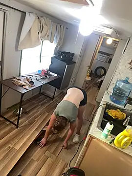 SexyB214 Adlı Modelin Canlı Sohbet Odası