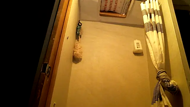 SexyB214's Live Chat Room