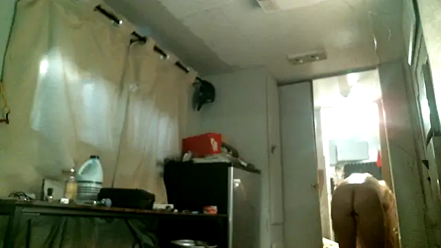 SexyB214's Live Chat Room