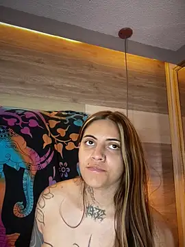 Cori_Paige Adlı Modelin Canlı Sohbet Odası