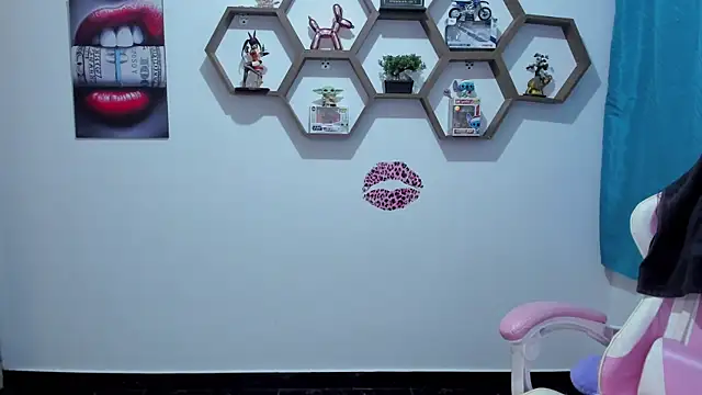SharonSander Adlı Modelin Canlı Sohbet Odası