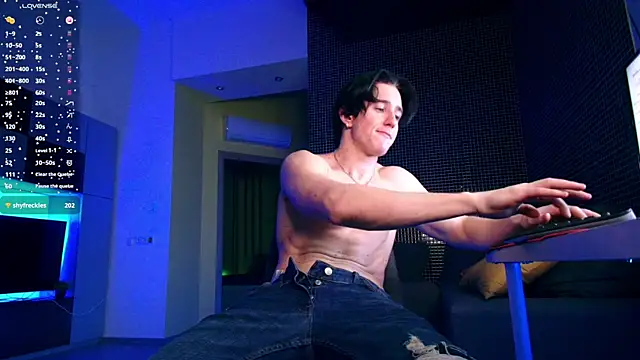 ChristianLevine_ Show Webcam