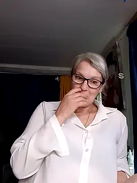 irinamaux Adlı Modelin Canlı Sohbet Odası