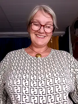 irinamaux's Live Chat Room