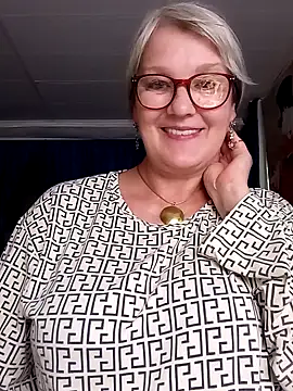 irinamaux's Live Chat Room