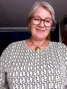 irinamaux's Live Chat Room