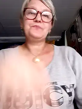 irinamaux – live chatrum