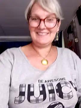 Živá chatovací místnost irinamaux
