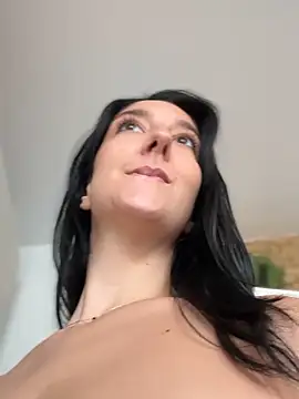 RealJuliette Adlı Modelin Canlı Sohbet Odası