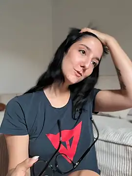 RealJuliette élő chatszobája
