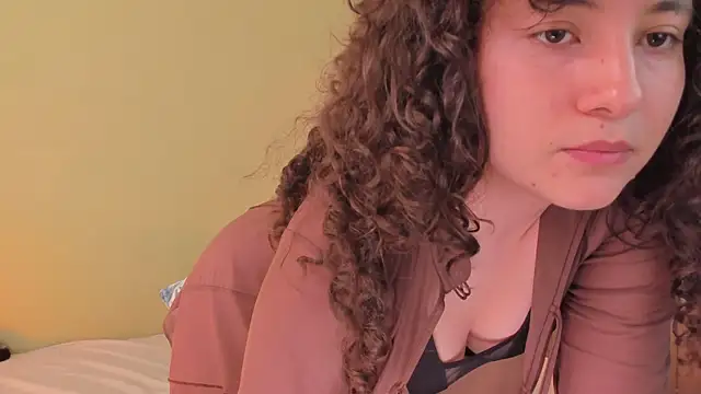 Fluffygarden Adlı Modelin Canlı Sohbet Odası