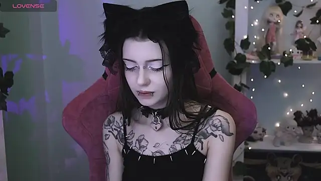 gothickotik's Live Chat Room