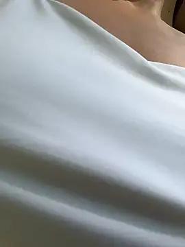 חדר צ'אט בשידור חי של NewLale