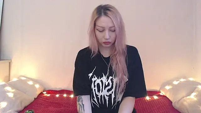 חדר צ'אט בשידור חי של Emily_hardcore