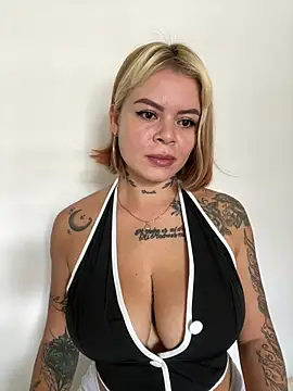 غرفة دردشة _CuteGirls_ المباشرة
