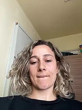 Sala de chat ao vivo de Nomadic_Angel