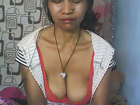 nene_belle Adlı Modelin Canlı Sohbet Odası