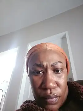 PuneeeLucee Live Chatraum
