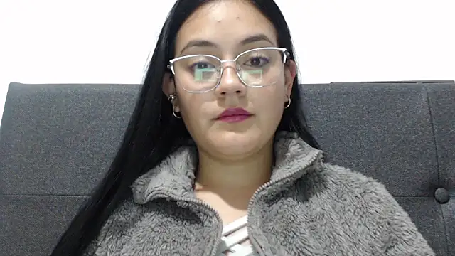 Pokój czatu na żywo – Alisha_99
