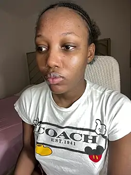LaylaQueen0_ Adlı Modelin Canlı Sohbet Odası