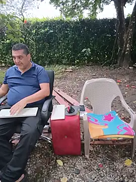 hotandfierylatinos2023's Live Chat Room