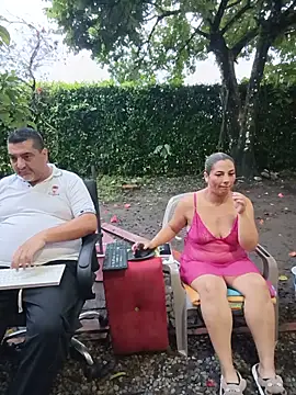 Živá chatovací místnost hotandfierylatinos2023