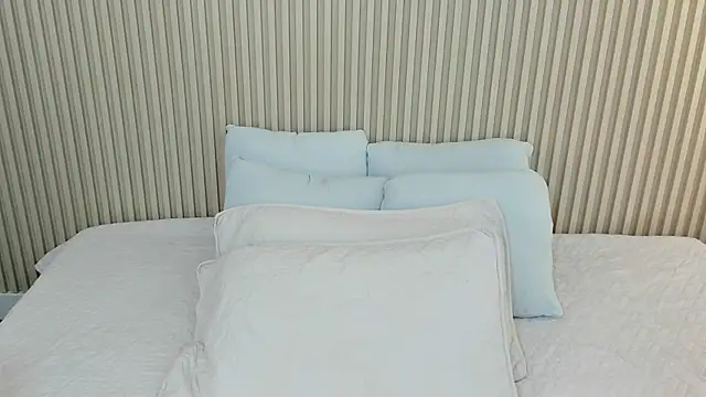charlottebrowns_'s Live Chat Room