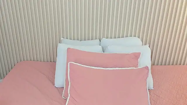 charlottebrowns_'s Live Chat Room