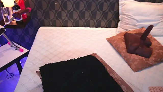 Chat soba uživo modela SharomRoss