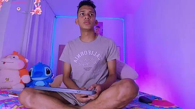 dilan_alfonzo Adlı Modelin Canlı Seks Kamerası Şovu