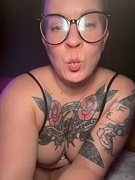 Sala de chat en directo de quinnmariexo
