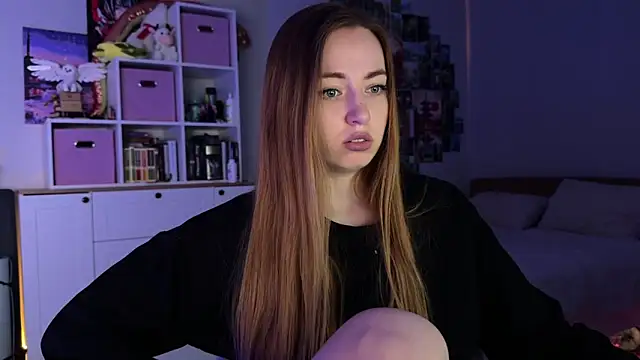LinaWitch's Live Chat Room