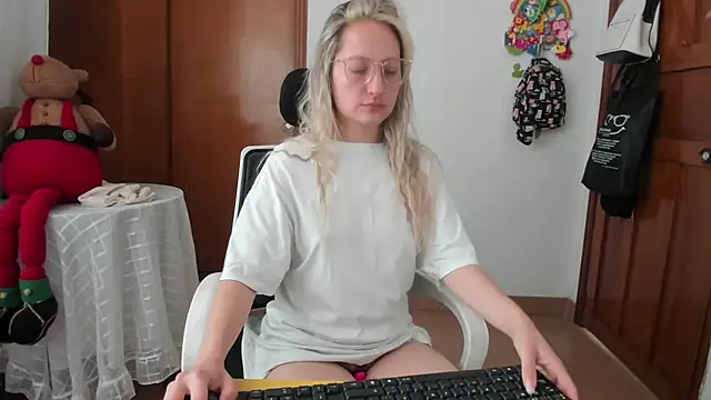 Adele_johnsonn1n Live chat-huone