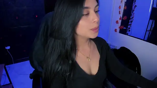 MelodySweett Adlı Modelin Canlı Sohbet Odası