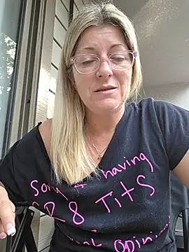 NikkiBlisss live-chat rom