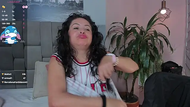 hanny_milf's Live Chat Room