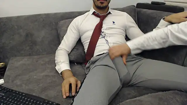 Naughtb0y Live chatroom