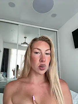عرض كام LuisaBecker الجنسي المباشر
