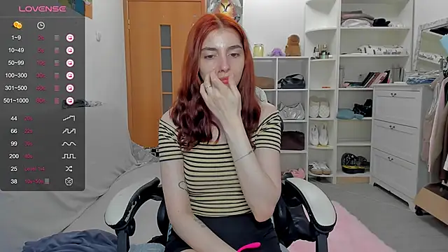 broosnica1 Adlı Modelin Canlı Sohbet Odası